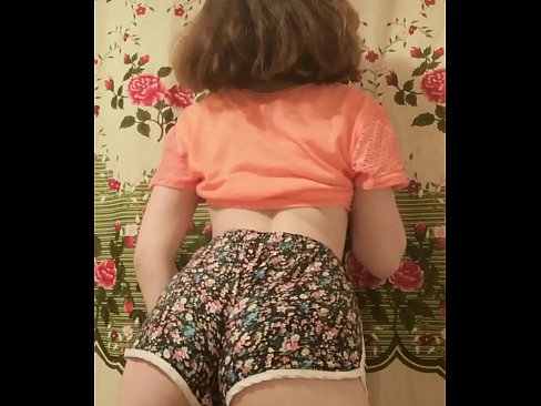 ❤️ Seksikäs nuori beibi riisuu shortsinsa kameran edessä ️ Just porn at us ❤